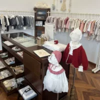 Красочная ручка Doudou гардероб осенний костюм в корейском стиле, свитер, куртка для детей маленького и среднего размера, брендовая детская одежда Hangzhou, фабрика