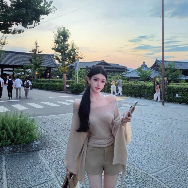 JAYKY YANG叠搭伴侣绵羊毛抽绳针织罩衫一字肩微透披肩上衣女|undefined