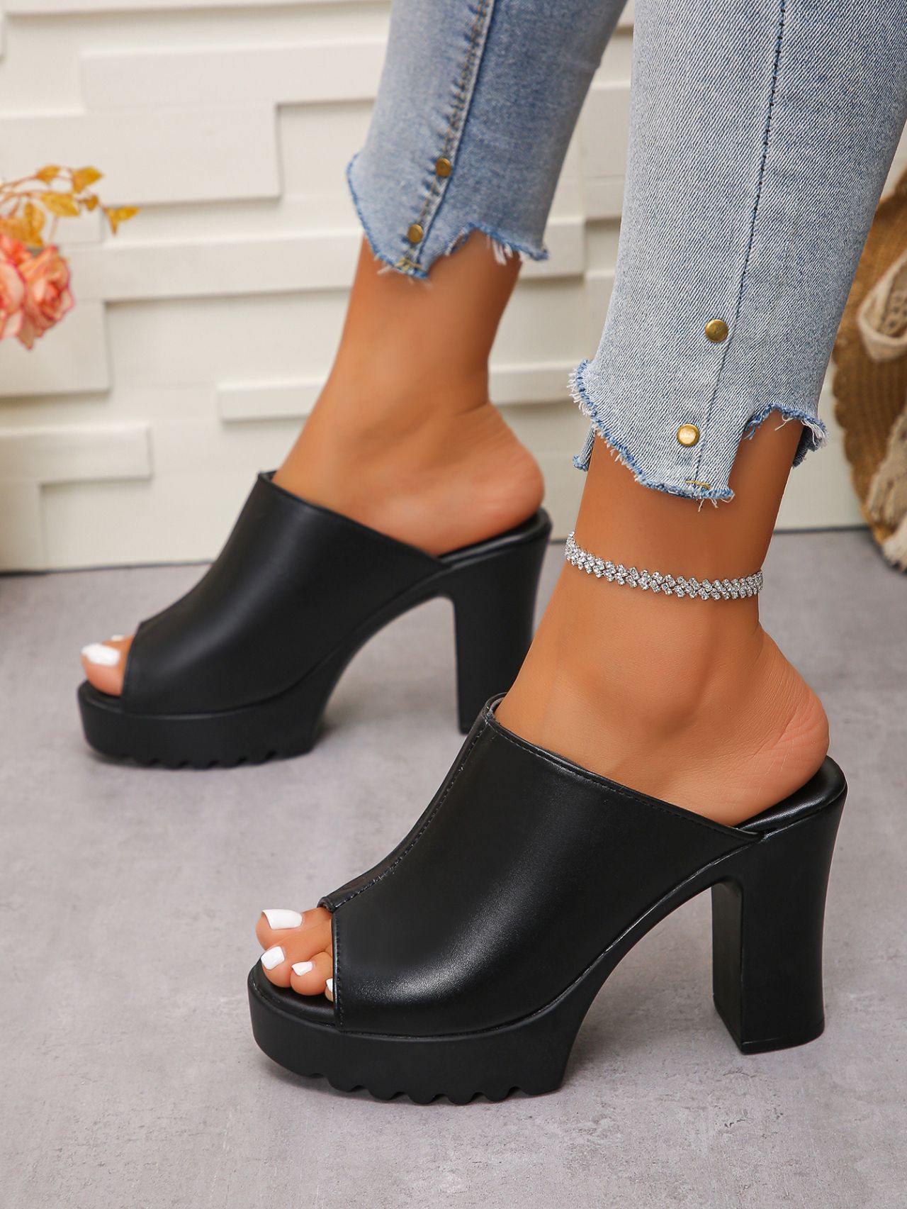 Summer New plus Size Peep Toe High Heels Women's European American Style Fashionable Chunky Heel Sandals PU Material_vogvips.com