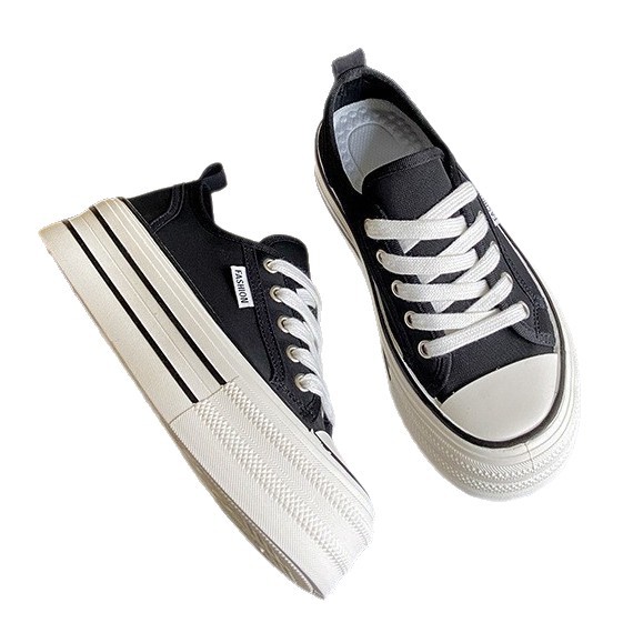 Nuevos zapatos de tablero transpirables para mujeres con suelas gruesas y zapatos de lona de aumento de altura zapatos deportivos y casuales