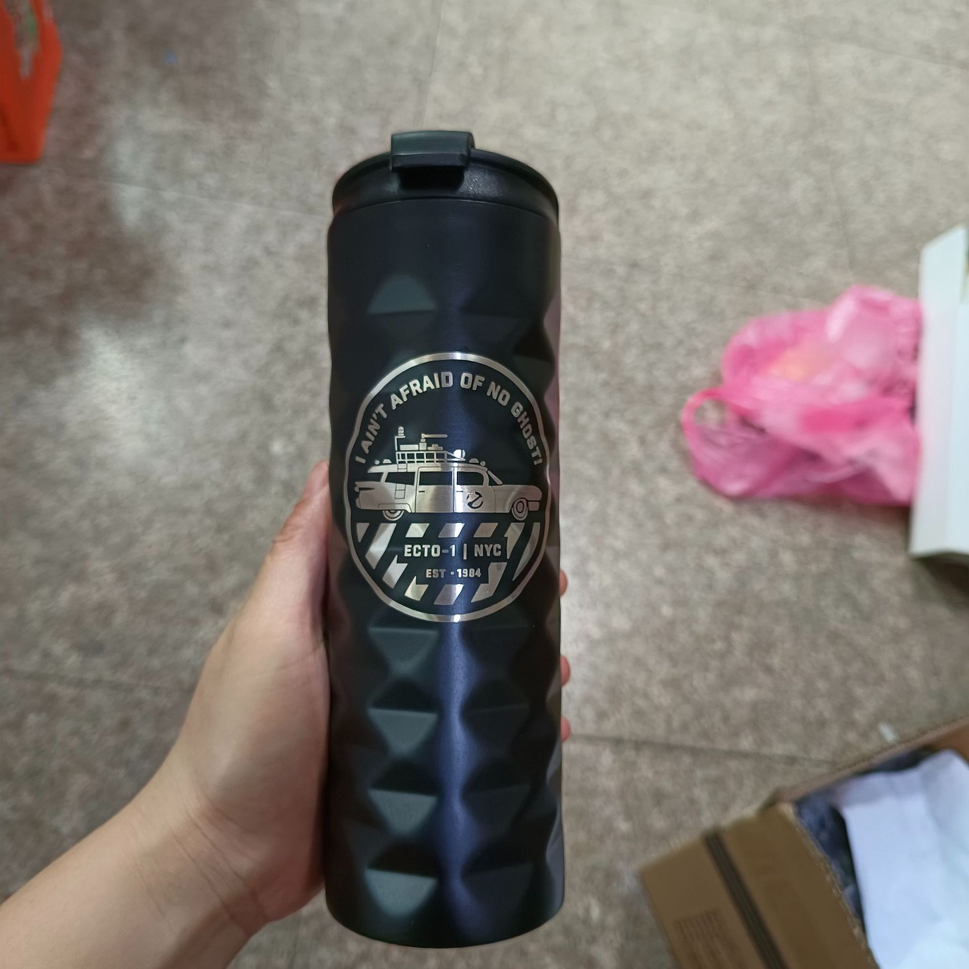 검은색
