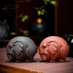 Tea Pet Ornament, Original Raw Purple Clay, Fully Handcrafted Kung Fu Tea Set Accessory—Elephant Design for Good Fortune and Prosperity, Creative Decorative Piece