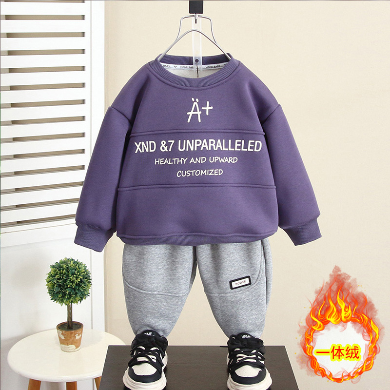 6521 Traje para niños Suéter de otoño e invierno para niños más dos piezas de terciopelo 2025 nuevo invierno para bebés versión coreana de la marea
