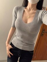 设计感坑条V领中袖针织衫女2025春夏新款修身显瘦百搭短袖上衣女
