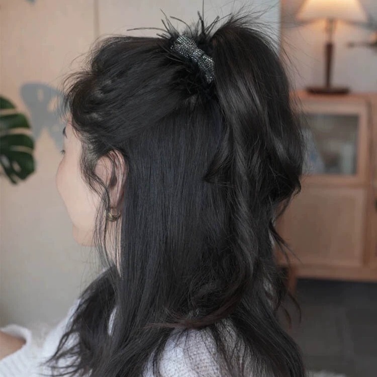 純欲ins風ダチョウ羽ヘアクリップ後頭部ヘアクリップ頭飾りサメクリップ鶏毛高級感髪飾り|undefined