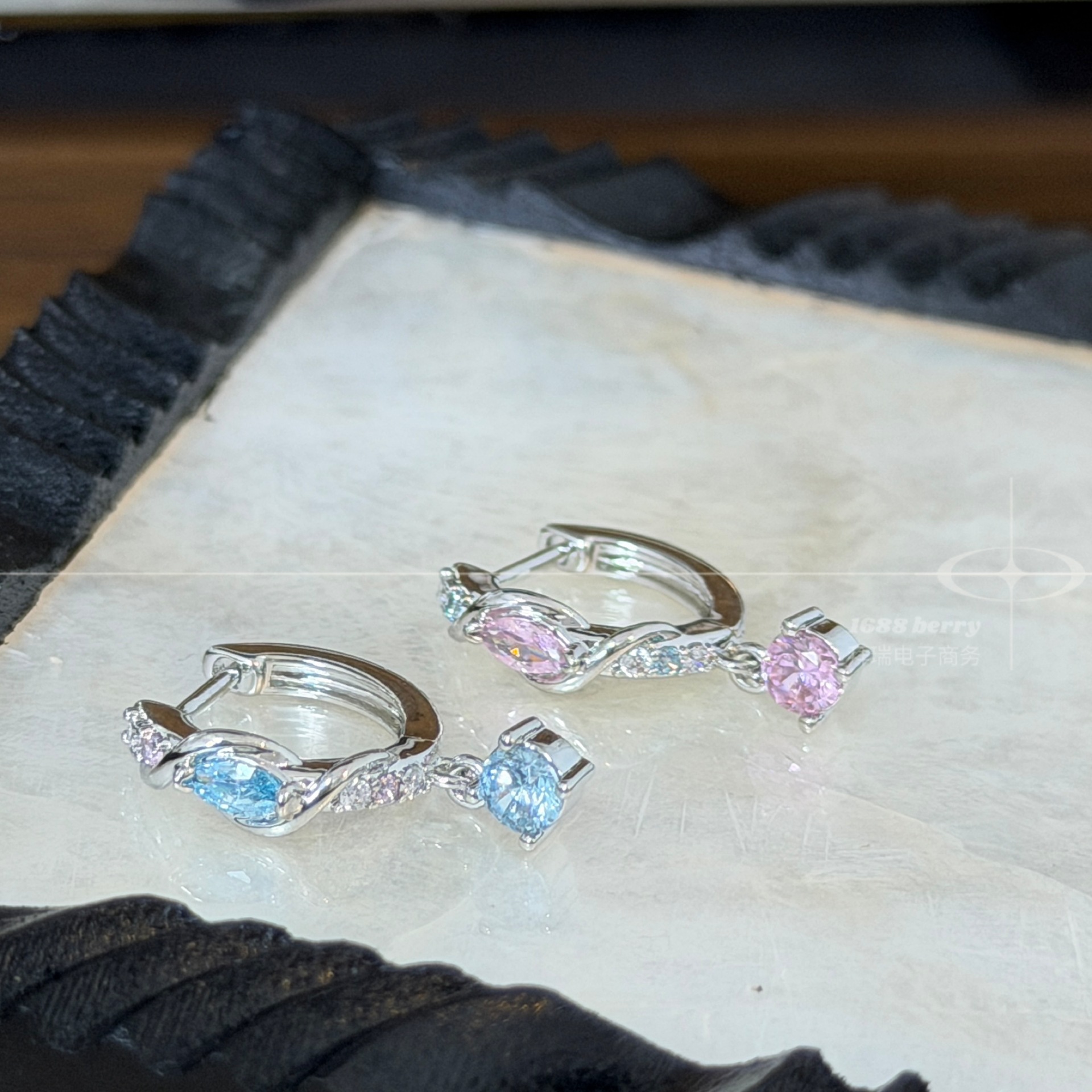 Pink and blue color-blocked, girly-style oval-shaped, ultra-sparkling cubic zirconia pendant, straight-needle earring, hoop earring, piercing earring, basic and versatile women's jewelry