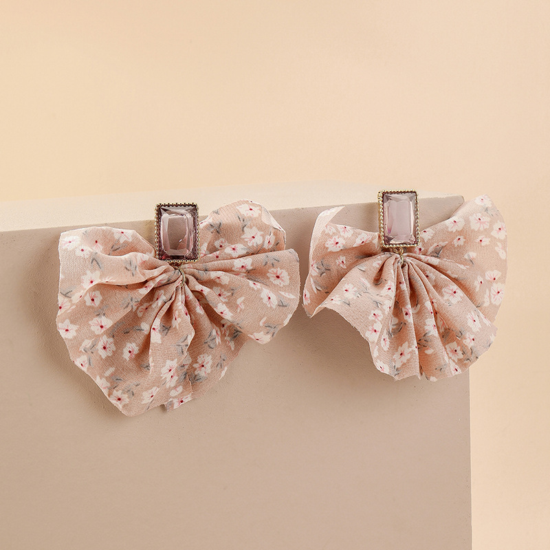 Fashion Crystal Fabric Printing Bow Stud Earrings Wholesale Nihaojewelry display picture 11