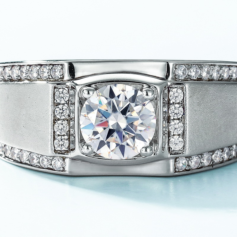 Recolección de calor transfronteriza brillante 1 quilate moissanita anillo masculino S925 plata con incrustaciones de color tesoro anillo de bodas atmósfera europea y americana lujo ligero