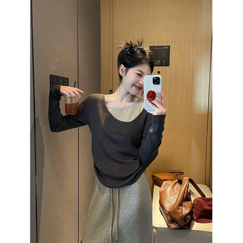 偽の2つのパッチワークのデコルテの底のシャツの秋冬の大きいサイズの婦人服の太っているmmはデザイン感が現れて痩せています。|undefined