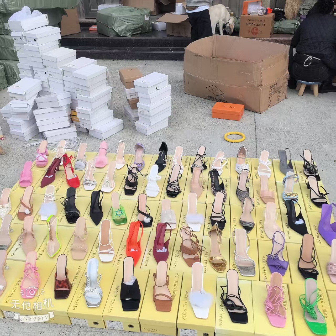 Nuevas zapatillas de cristal de talón transparente de moda de tacones altos de cabeza cuadrada comercio exterior de mujeres de cola fría comercio exterior