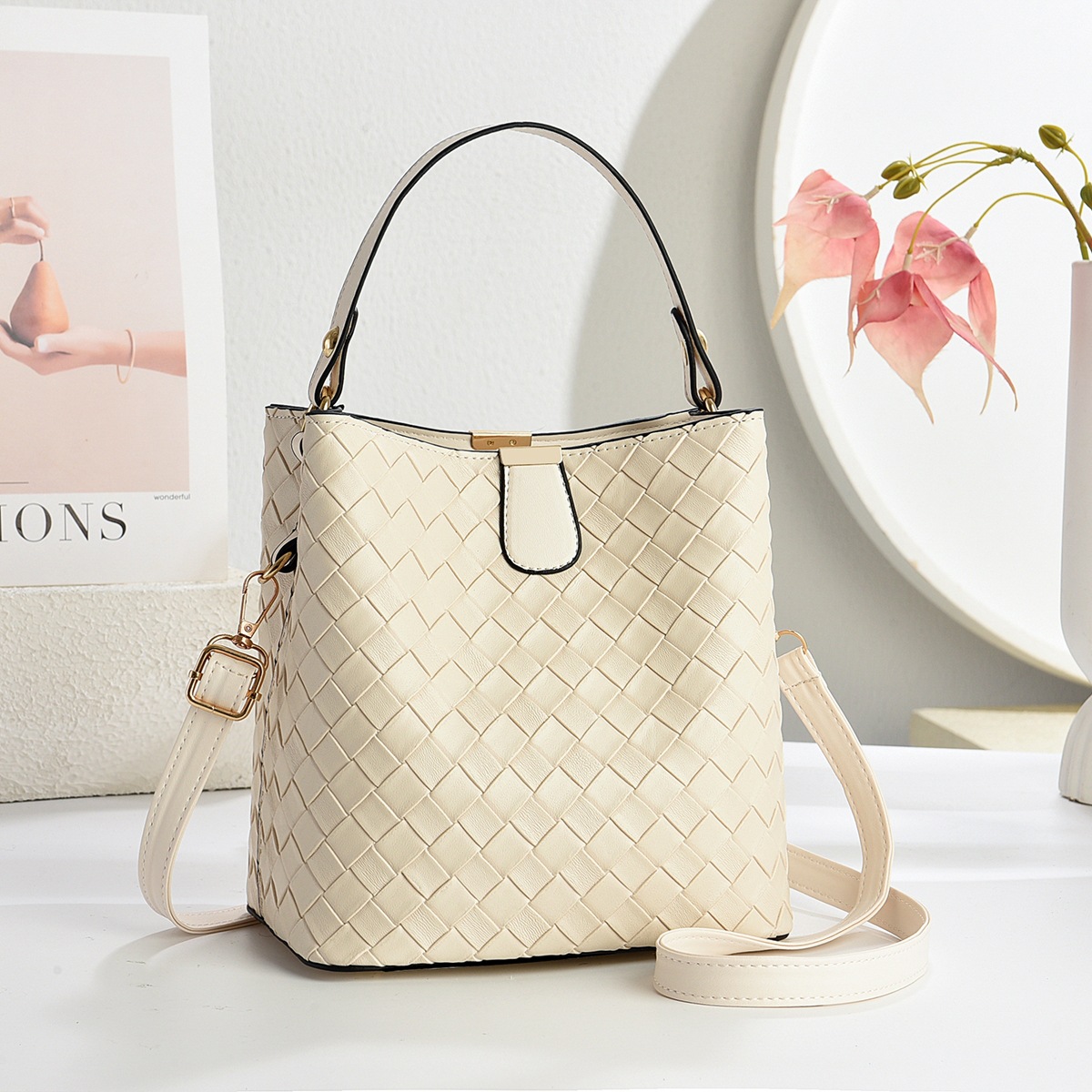 Temperamento bolsas de cubo bolsas de mano de estilo casual bolsas de mujer bolsas de hombro de moda bolsas de mochila transfronterizas image 3