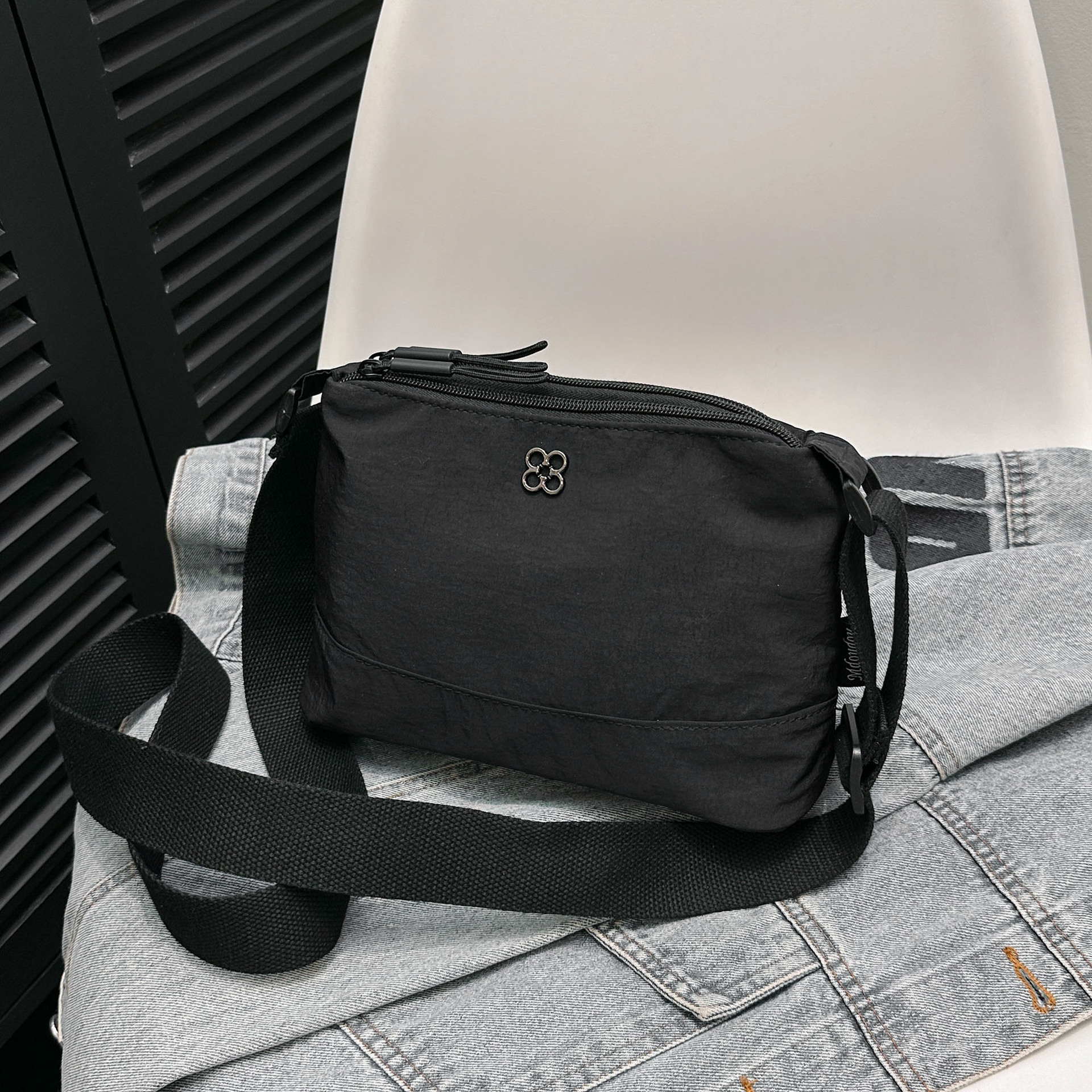 Kvinnors stor kapacitet, enfärgad, axelavancerad och minimalistisk, crossbody-väska för kvinnor, handväska i canvas, mobil_voghion.com