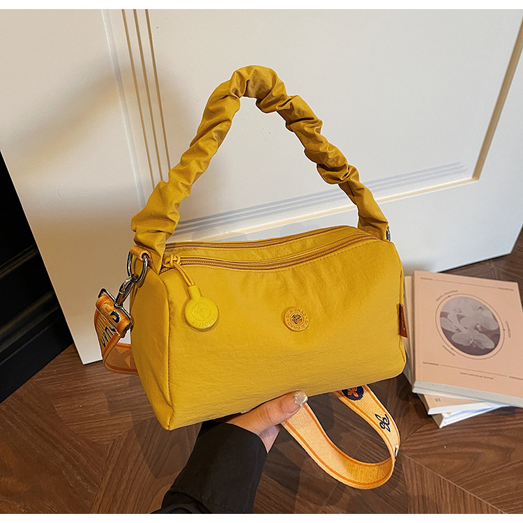 Bolso de tela de nylon de moda para mujeres 2026 nuevo estilo coreano bolso pequeño de tendencia nicho de diseño plegable bolso de mano image 8