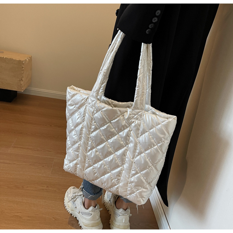 Nuova borsa da donna di grande capacità, alla moda e semplice, monospalla, borsa da ascella, borsa da viaggio versatile a forma di diamante, borsa tote a mano_voghion.com