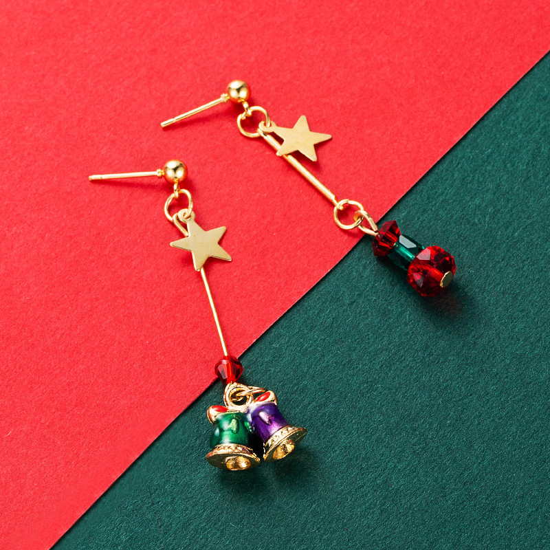 Christmas Snowflake Socks Tassel Asymmetric Earrings Wholesale Nihaojewelry display picture 5