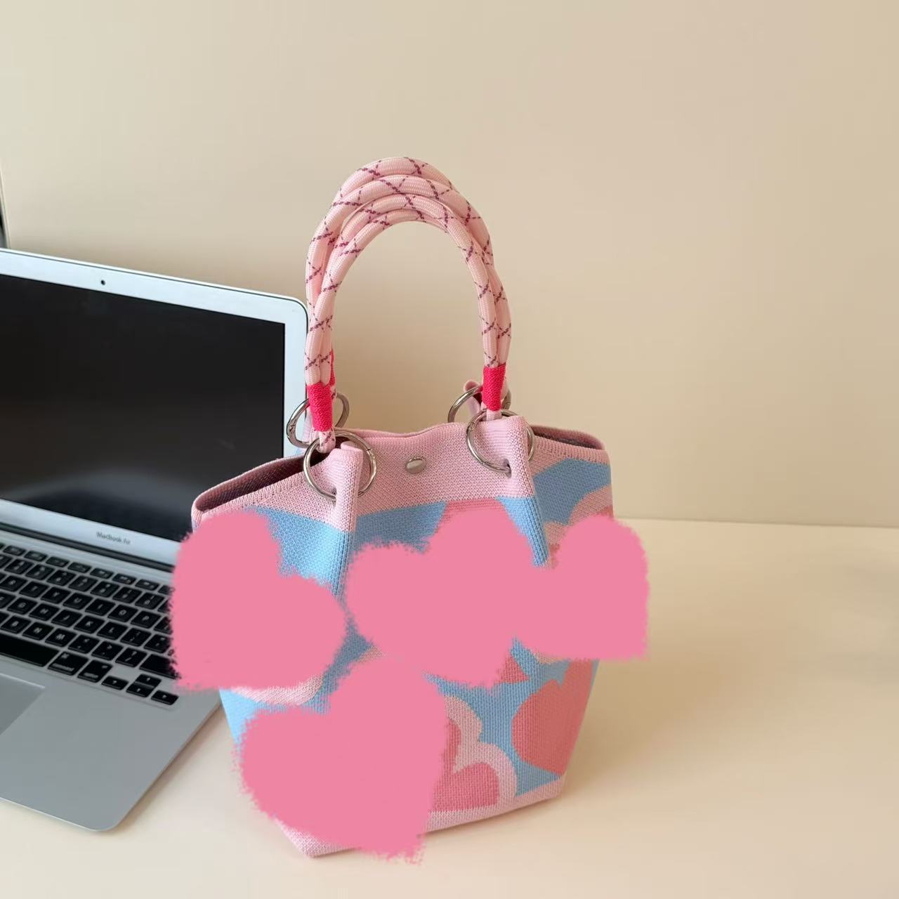 2026 primavera y verano nuevo bolso de cubo de pintura creativo portátil gran espacio de aire de dopamina alta sensación mochila
