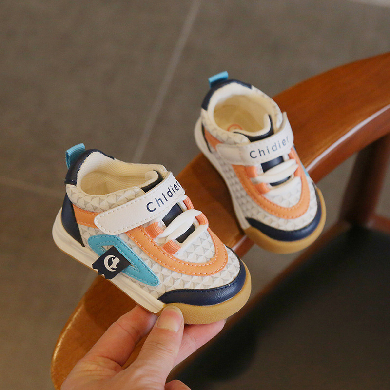 Zapatillas de deporte para niños de primavera y otoño para niños y niñas zapatos de Bebé Zapatos casuales zapatos para correr superficie de cuero zapatos para niños entrega