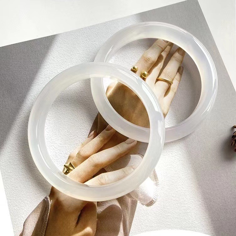 천연 화이트 문라이트 브라질 칼세도니 팔찌 아이스 제이드 팔찌 패션 아게이트 팔찌 소녀 제이드 팔찌 도매