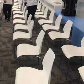 展会桌椅接待洽谈一桌四椅组合办公室小圆桌白色塑料靠背葫芦椅间