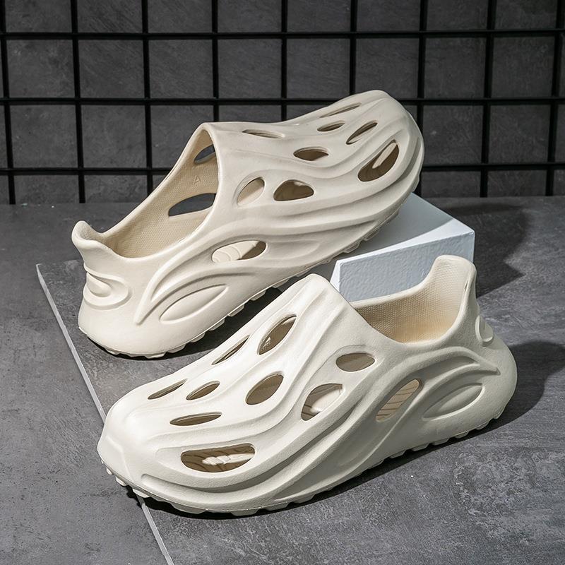 2025 New Hole Shoes Men's and Women's Summer Outfit Shoes Non-slip Beach Baotou Slippers Men's Coconut Shoes