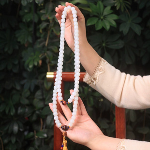 Jin Yu Tang Xinjiang Hetian jade suet white jade chain white like snow mild and delicate moist degree