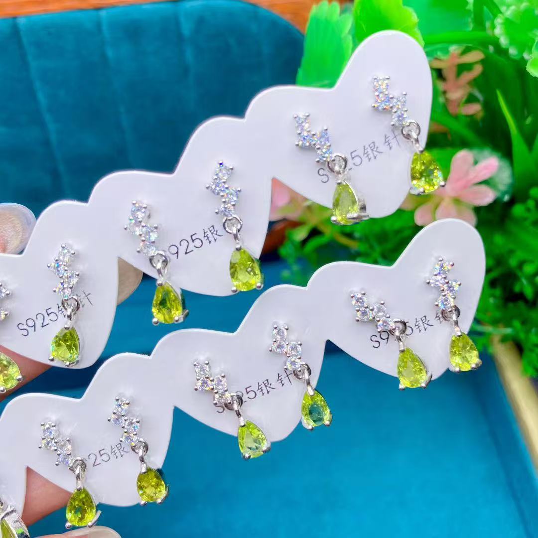 Natural Peridot Earrings with Exquisite and Versatile Designs, Niche Light Luxury Fashion Versatile Niche Light Luxury Fashion Women's Accessories