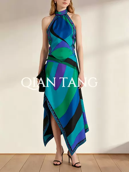 European and American Big-Name Designers' Geometric Print Halter Neck Sexy Backless Tank Top + Elegant Seaside Vacation Slit Skirt