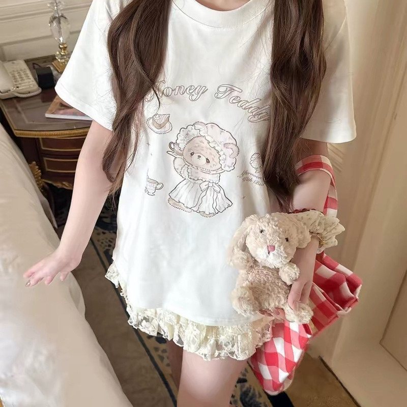 Short-sleeve T-shirt with hand-drawn bear print, slimming Korean style, casual loose fit, round neck, suitable for commuting and leisure Short-sleeve T-shirt with hand-drawn bear print, slimming Korean style, casual loose fit, round neck, suitable for commuting and leisure