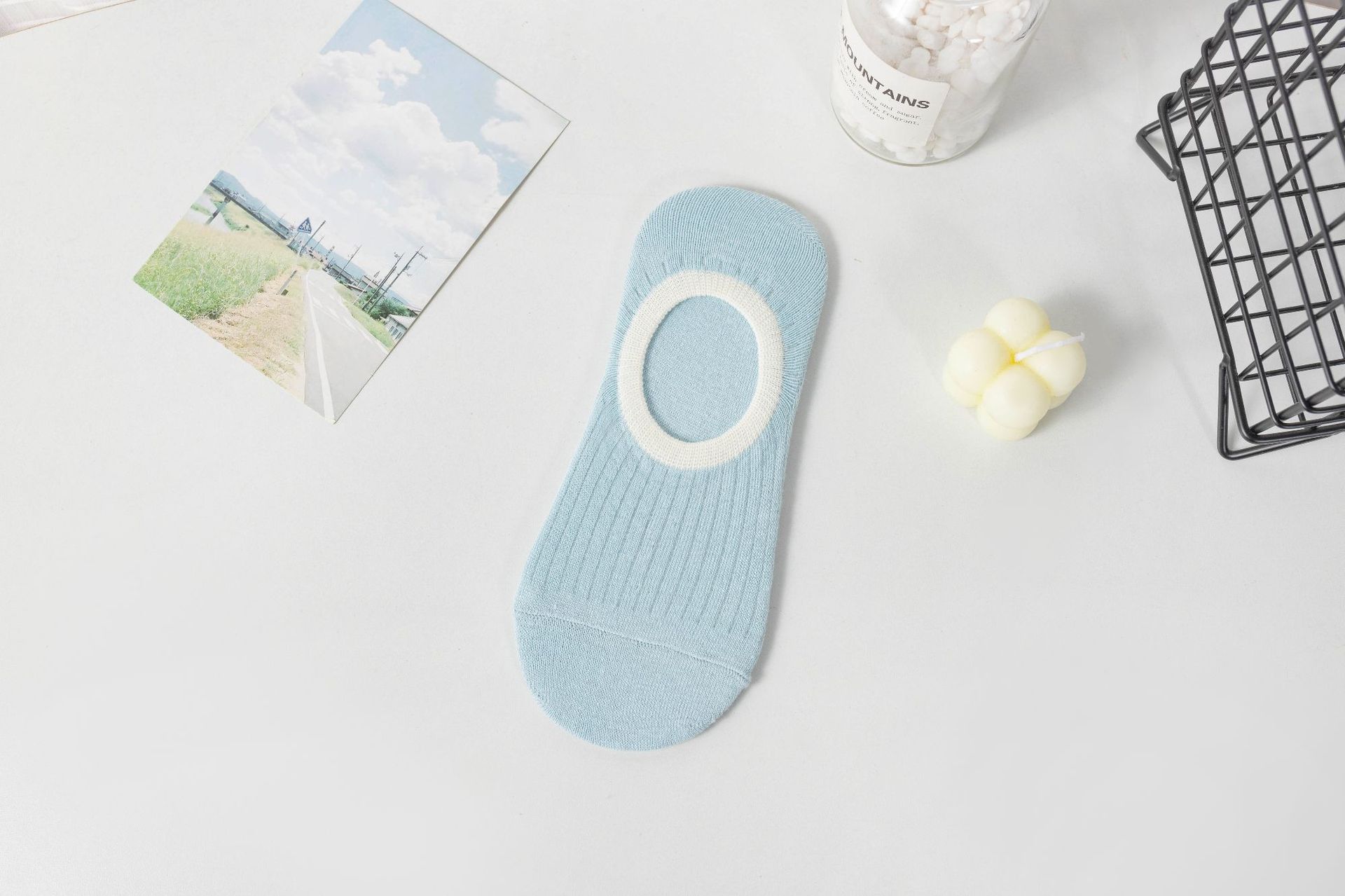 파란색 배경 흰색 Luo Kou