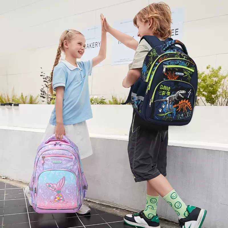 2025新款儿童书包3-6年级轻便背包双肩包外贸跨境小学生书包批发