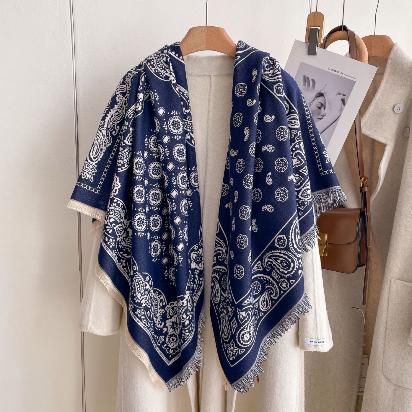 Retro Si Gong Ge flor de anacaju decoración capa de mujer nueva moda impresión chal invierno calentamiento grueso toalla cuadrada