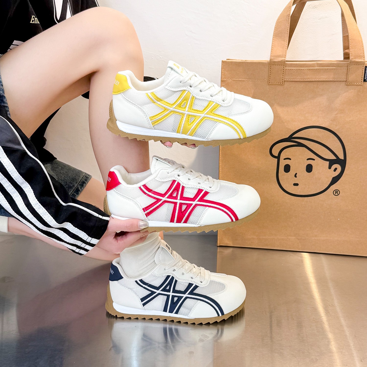 Retro Gump zapatos de primavera de mujer nuevos zapatos casuales de malla transpirables con suela dentada de malla universal zapatos deportivos de estudiantes zapatos de mujer lotes
