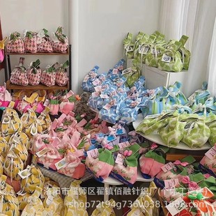 Children's Day Gift Bag Small Square Bag Holiday Cartoon Knitted Bag Handbag Wedding Candy Bag Creative Handbag