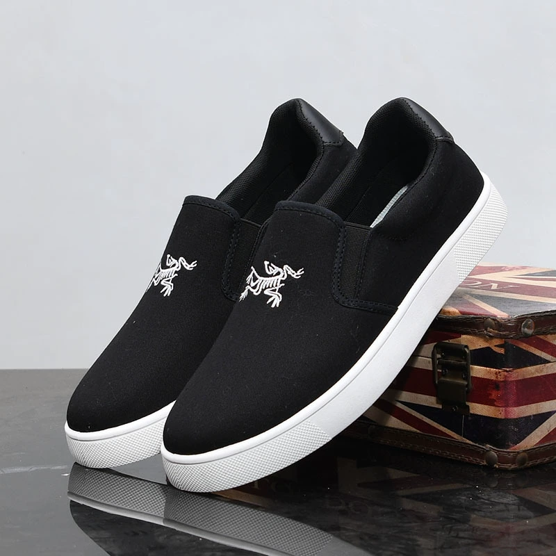 Черные парусиновые туфли, новые летние мужские дышащие моральные тренировочные туфли на мягкой подошве, повседневная обувь без шнуровки для мальчиков, 833