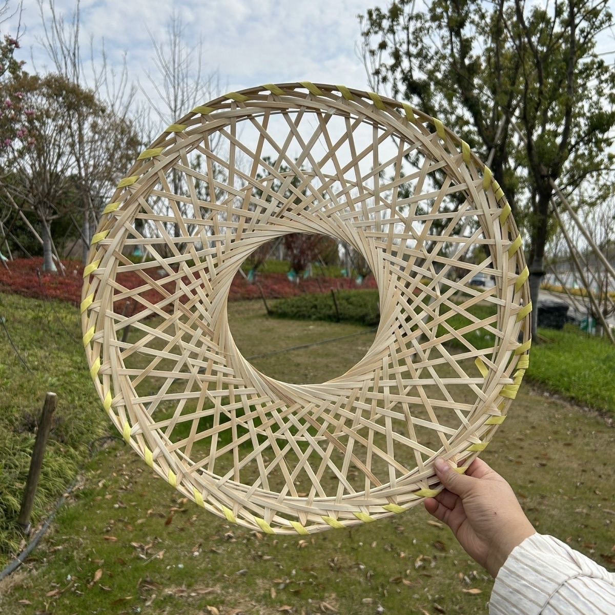 Ancient Style Bamboo Woven Round Dance Hat for Adults and Children, Performance Prop, Open-Top Hat, Red Natural Style, in Stock Wholesale