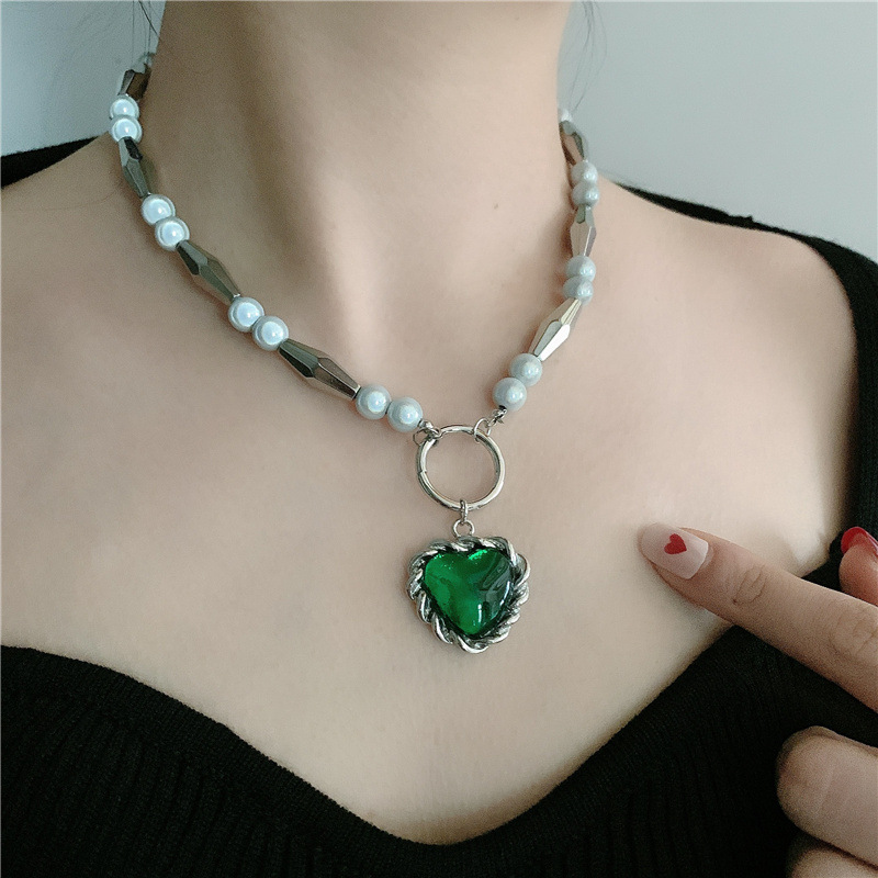 Fashion Green Heart-shape Pearl Necklace Wholesale display picture 4