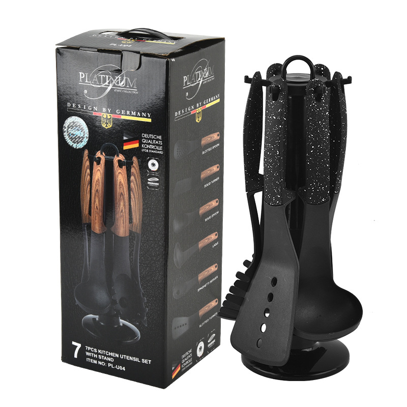 검정색으로 칠해진 손잡이