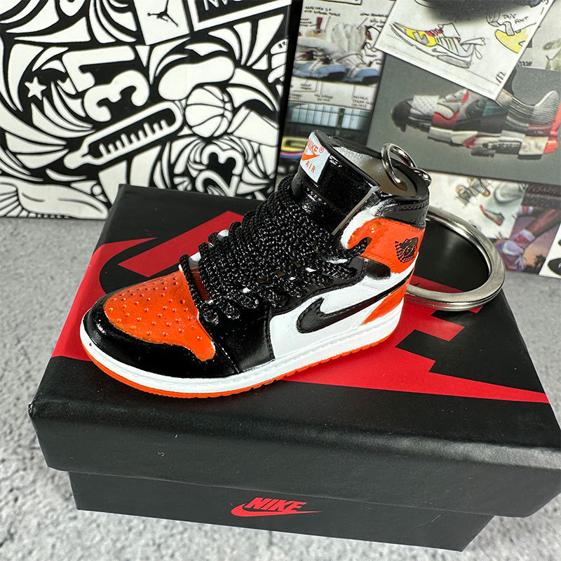 11. black buckle + box