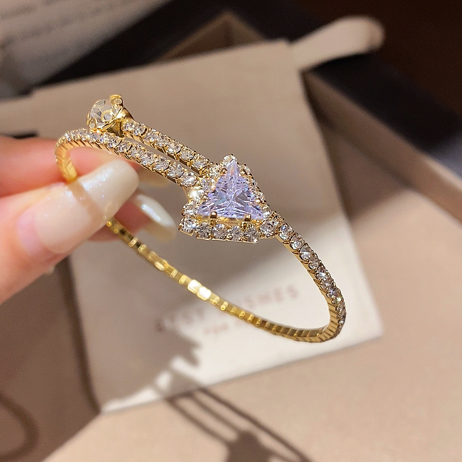 El temperamento francés arco de zircon pulsera de doble capa dulce ins pulsera de viento lujoso ligero de alto nivel sensación de joyas versátiles para mujeres