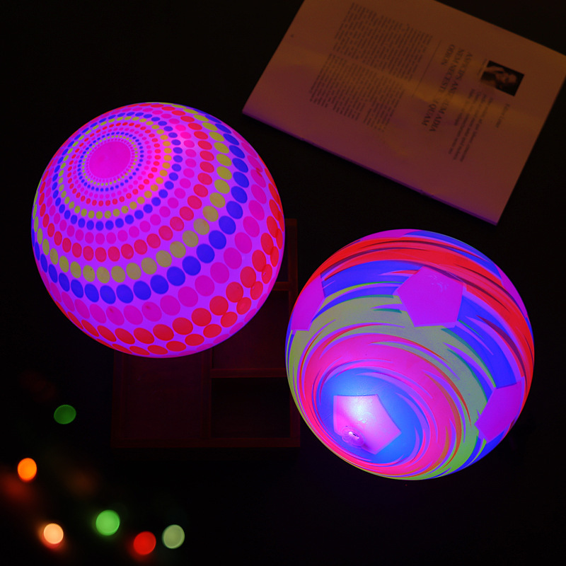 Internet celebridad puesto luminoso fútbol flash baloncesto raqueta bola inalámbrico fitness swing inflable bola elástica juguete para niños