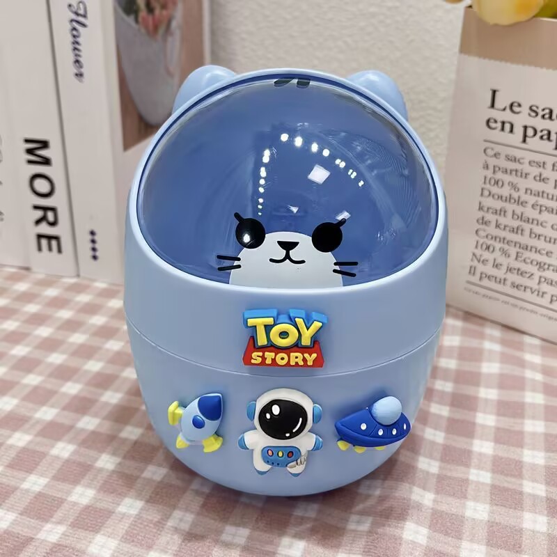 파란색 장난감 파란색 화살표 우주 비행사 파란색 접시