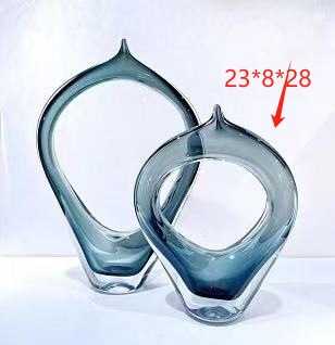 회색 장식 트럼펫