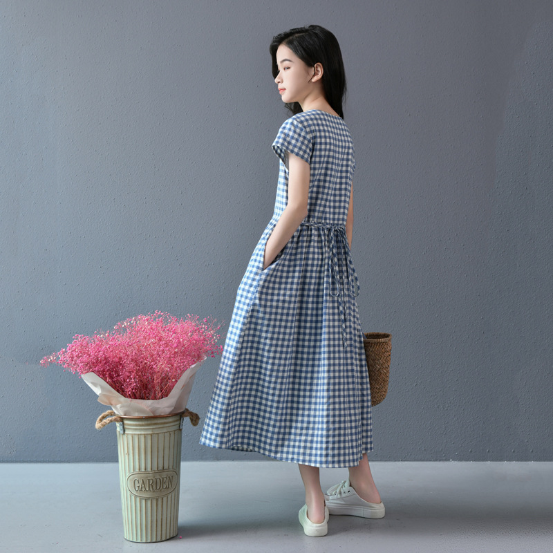 Vestido a cuadros azul literario de algodón para niñas de verano 2025 Falda larga Vestido largo de cuello redondo de verano para niños grandes y medianos