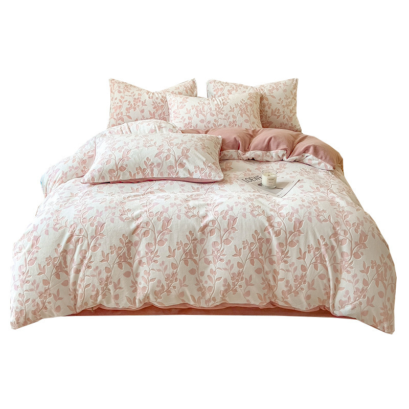 Cuatro piezas de lana de coral de invierno de lana de coral de invierno de invierno dormitorio único cama de tres piezas de cama al por mayor