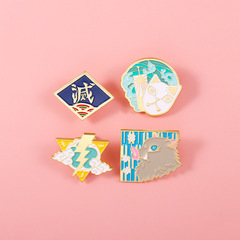 Demon Slayer manga anime peripheral Tanjiro Yadouzi Inosuke's same two-dimensional cartoon metal enamel badge