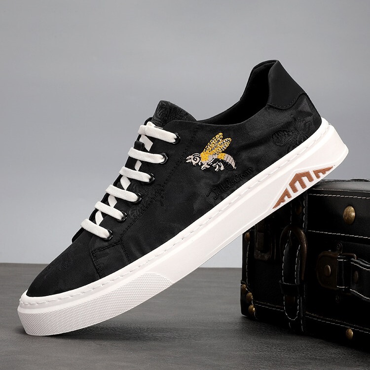 Summer Slip-On Canvas Shoes for Men, Breathable Sports Casual Sneakers, European Style, New Comfortable Men's Shoes