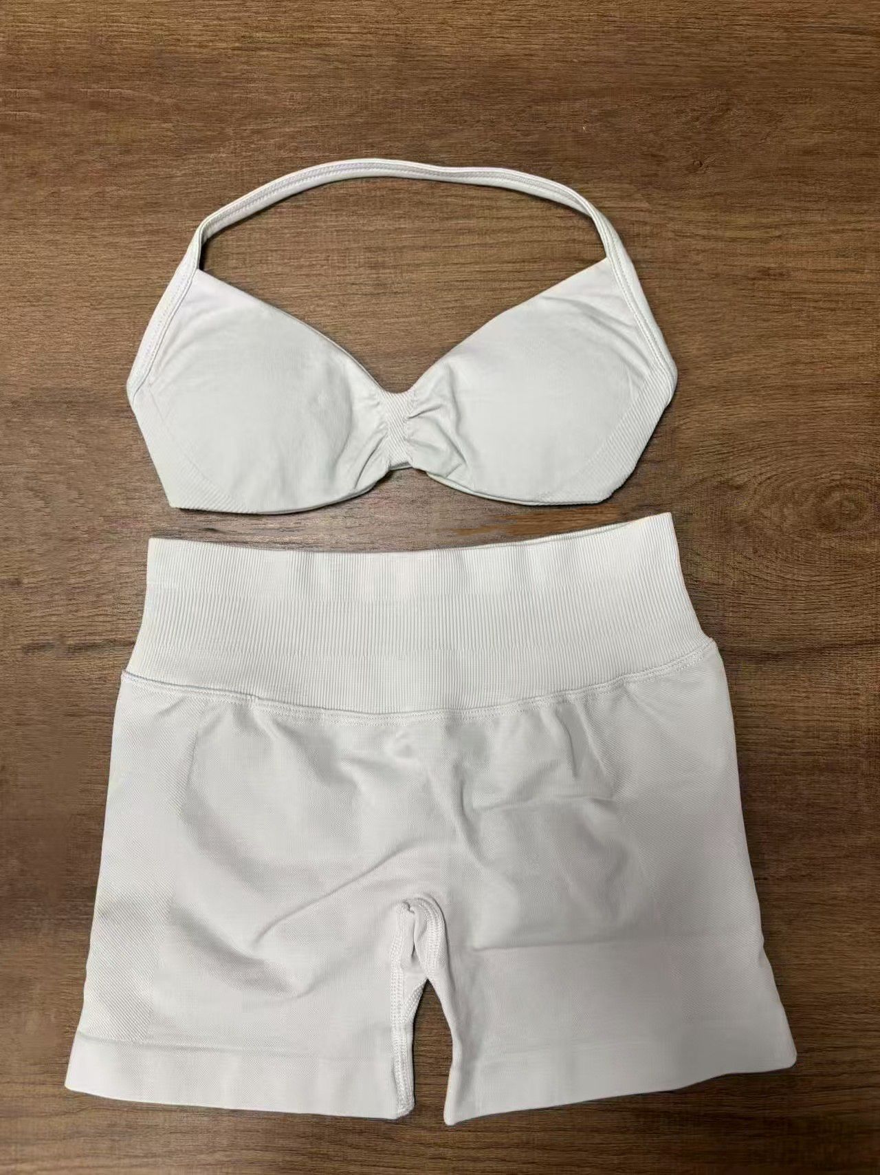 Conjunto DF Amazon pantalones cortos explosivos sujetador pequeño alto elástico superfino nailon halter cuello hermoso chaleco deportivo trasero