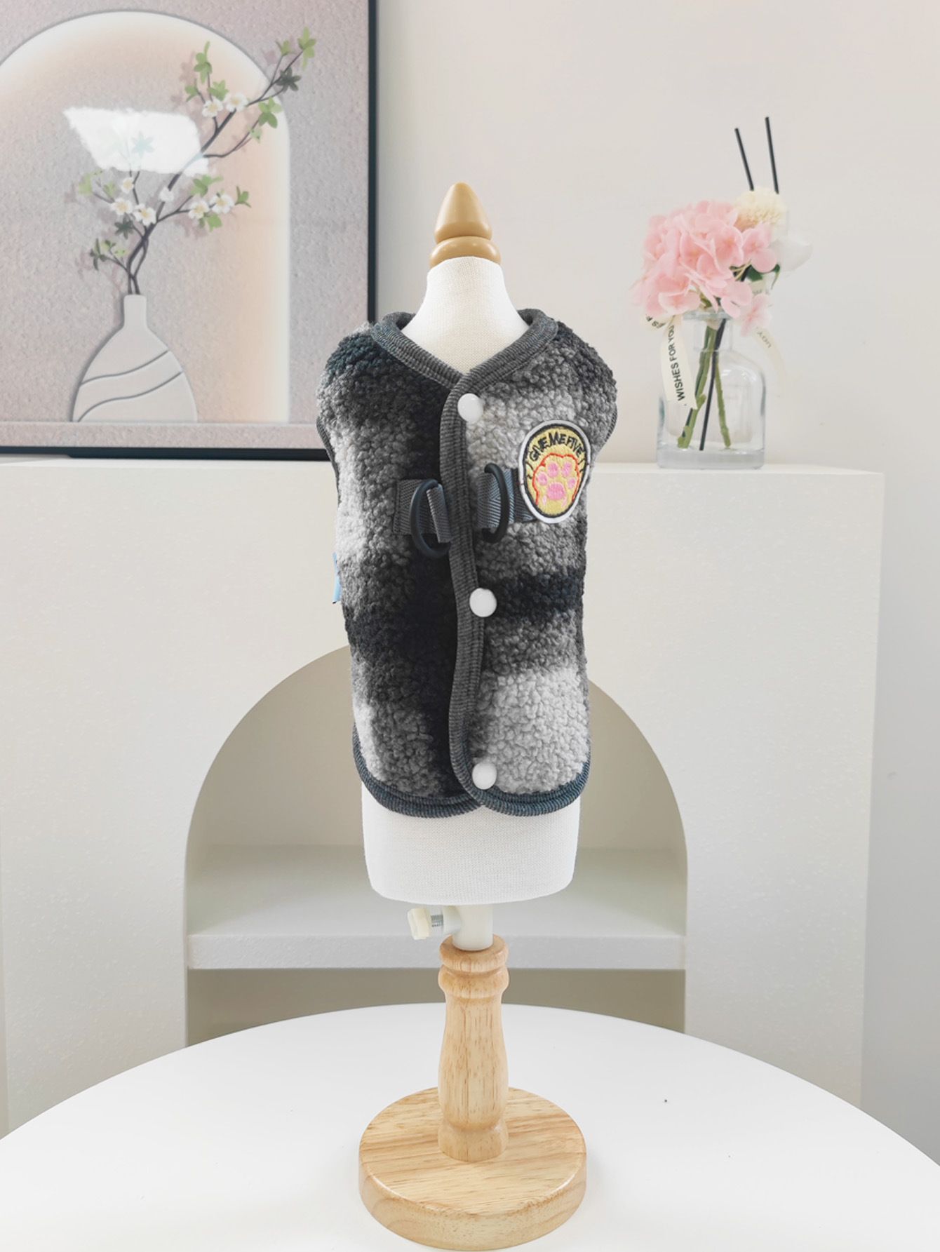 Ropa de perro otoño y invierno grueso felino grano chaleco de lana de espalda abrazadera de tracción perro pequeño peluche artículos de mascotas