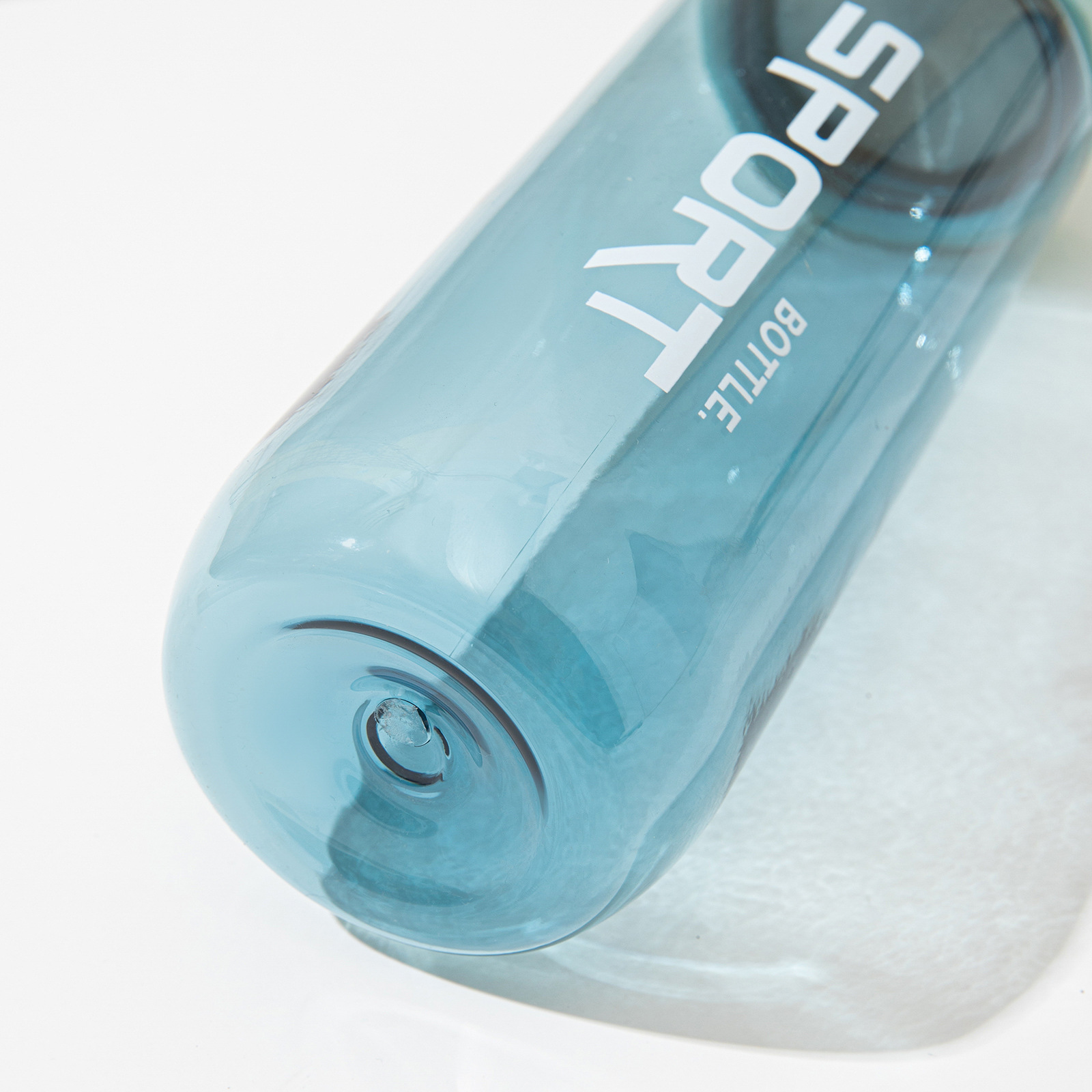 Nueva taza de agua roja de verano al por mayor taza de plástico de pareja de alto valor al aire libre taza de agua deportiva portátil taza espacial