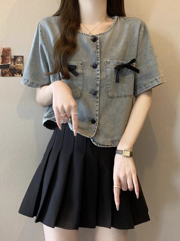 Plus Size 150kg Stylish Short Top for Women, Summer Design with Bow, Short-Sleeve Denim Shirt Plus Size 150kg Stylish Short Top for Women, Summer Design with Bow, Short-Sleeve Denim Shirt